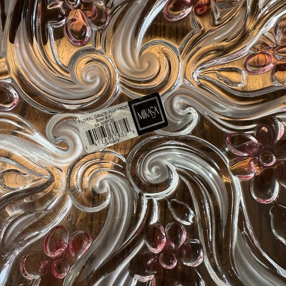 Mikasa  bowl with pink colored flowers - Picture 3 of 6